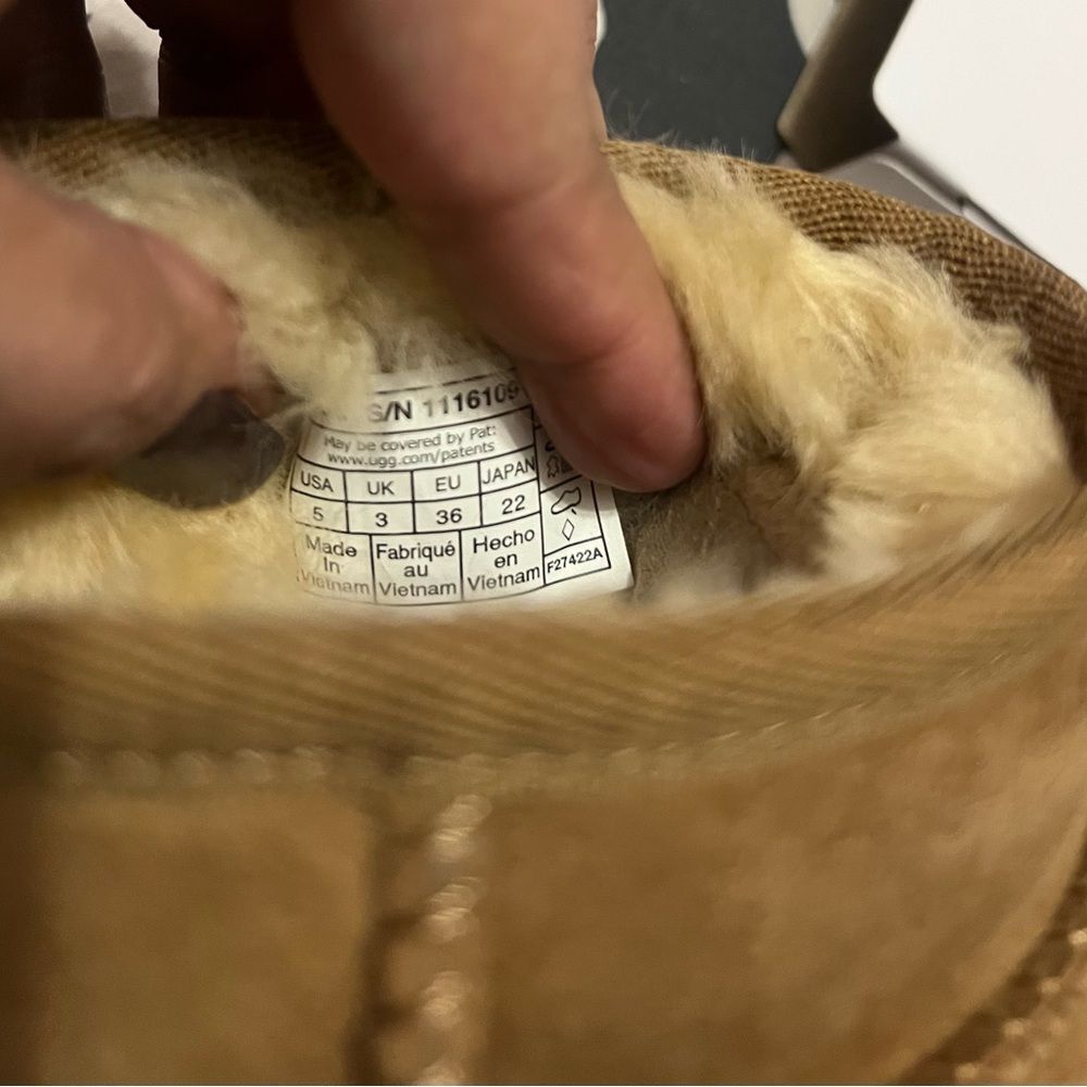 UGG classic Ultra mini Chestnut Suede 5 women NWOT Cozy Trend - Picture 7 of 7